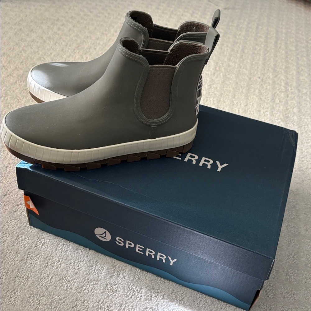 Sperry Torrent Chelsea Ankle Boots - Picture 4 of 15